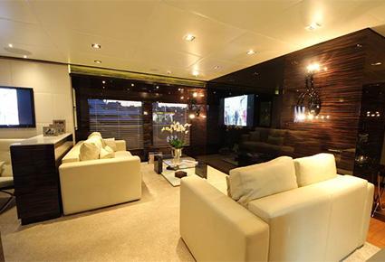 الأناقة العصرية على متن يخت M Superyacht